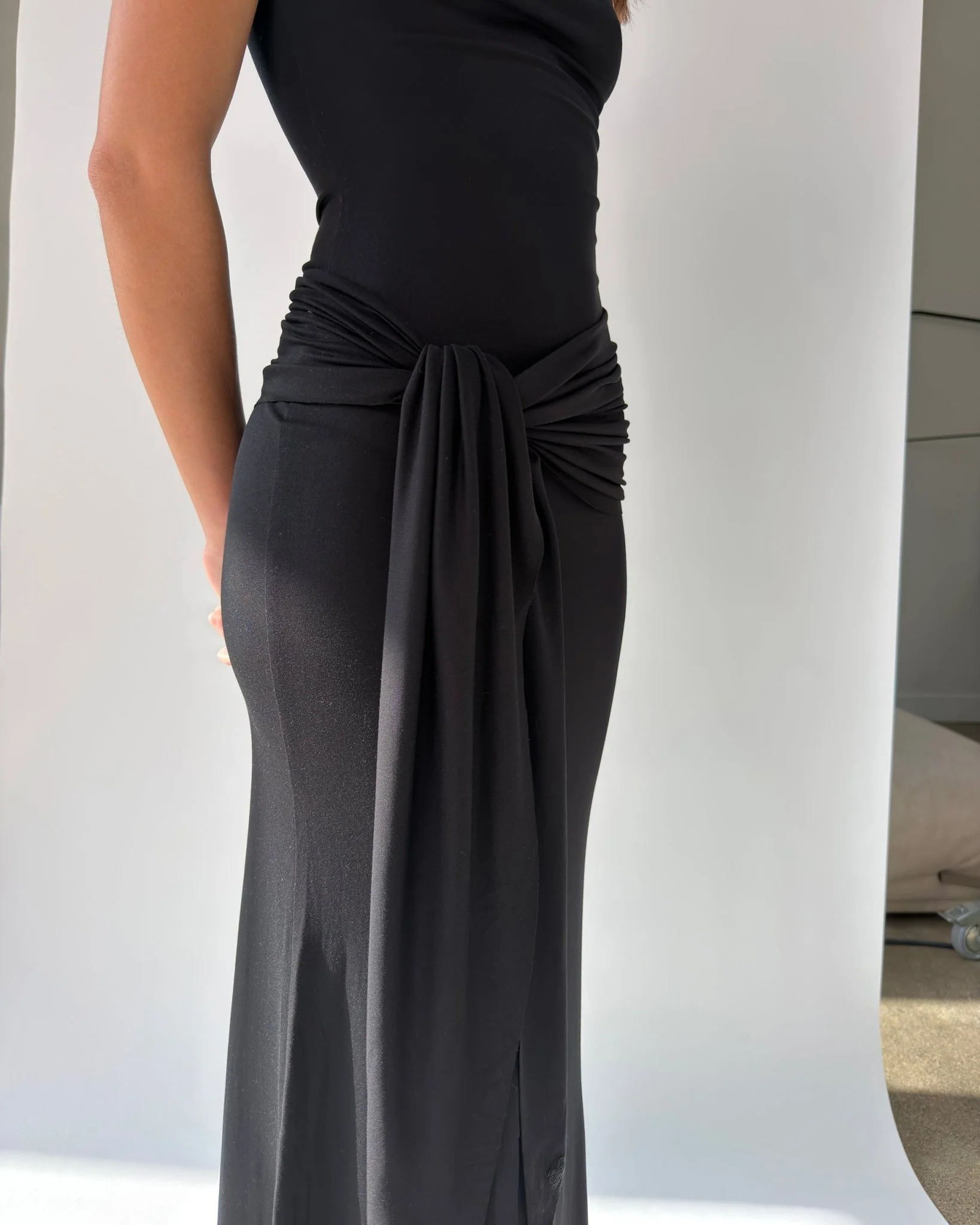 Meet His Mom Dress in Black - Image 4