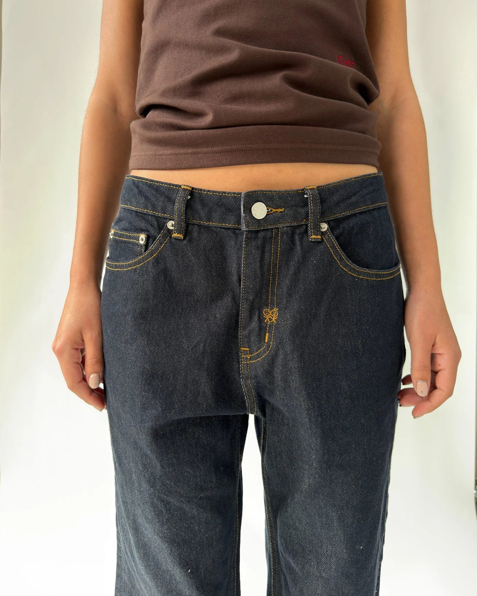JN01 Straight Leg Jeans - Image 3